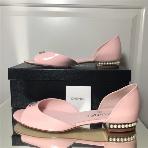 CHANEL Shoes - Chanel pink patent open toe flats with pearls